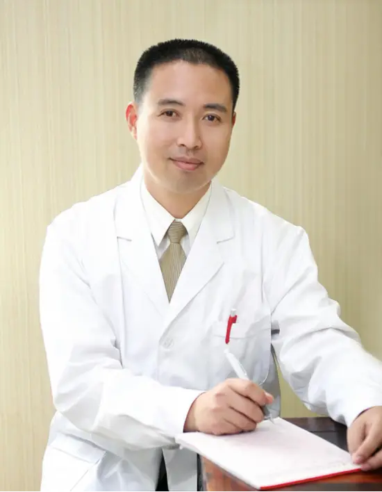 王红伟  医师