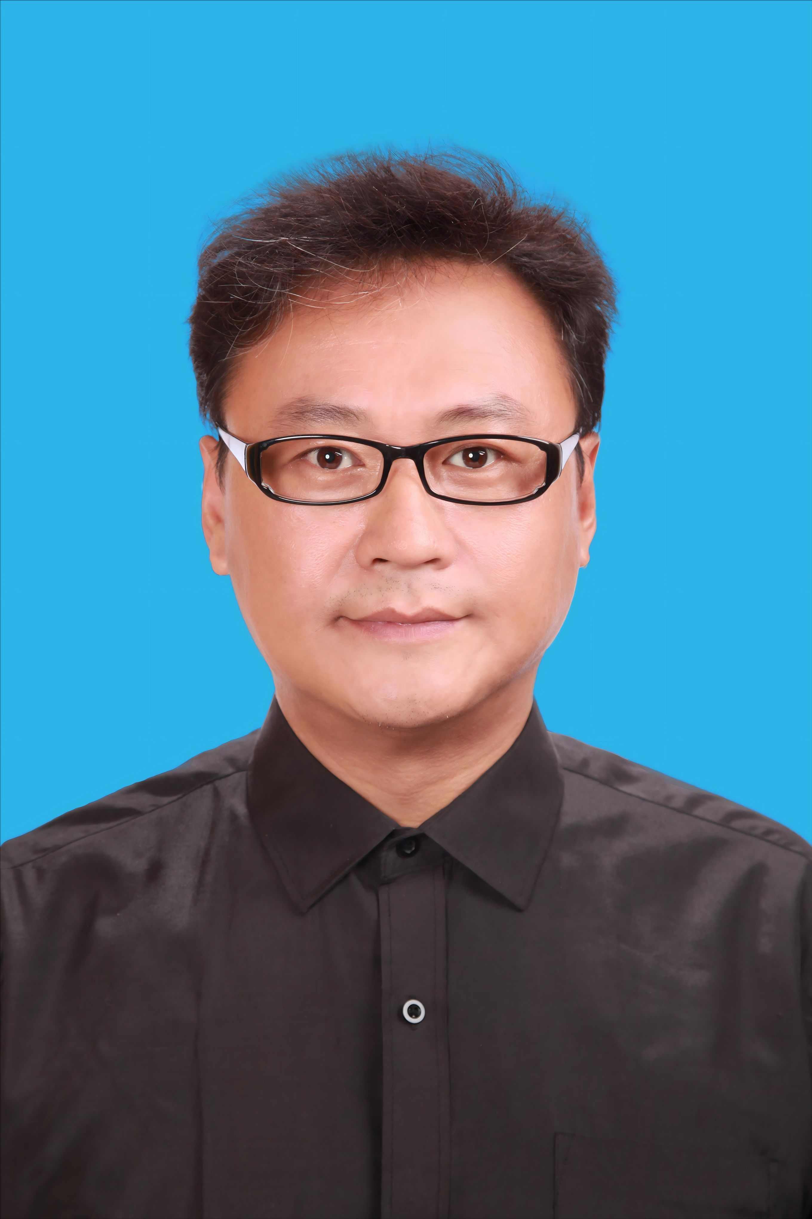 滕亿明  讲师